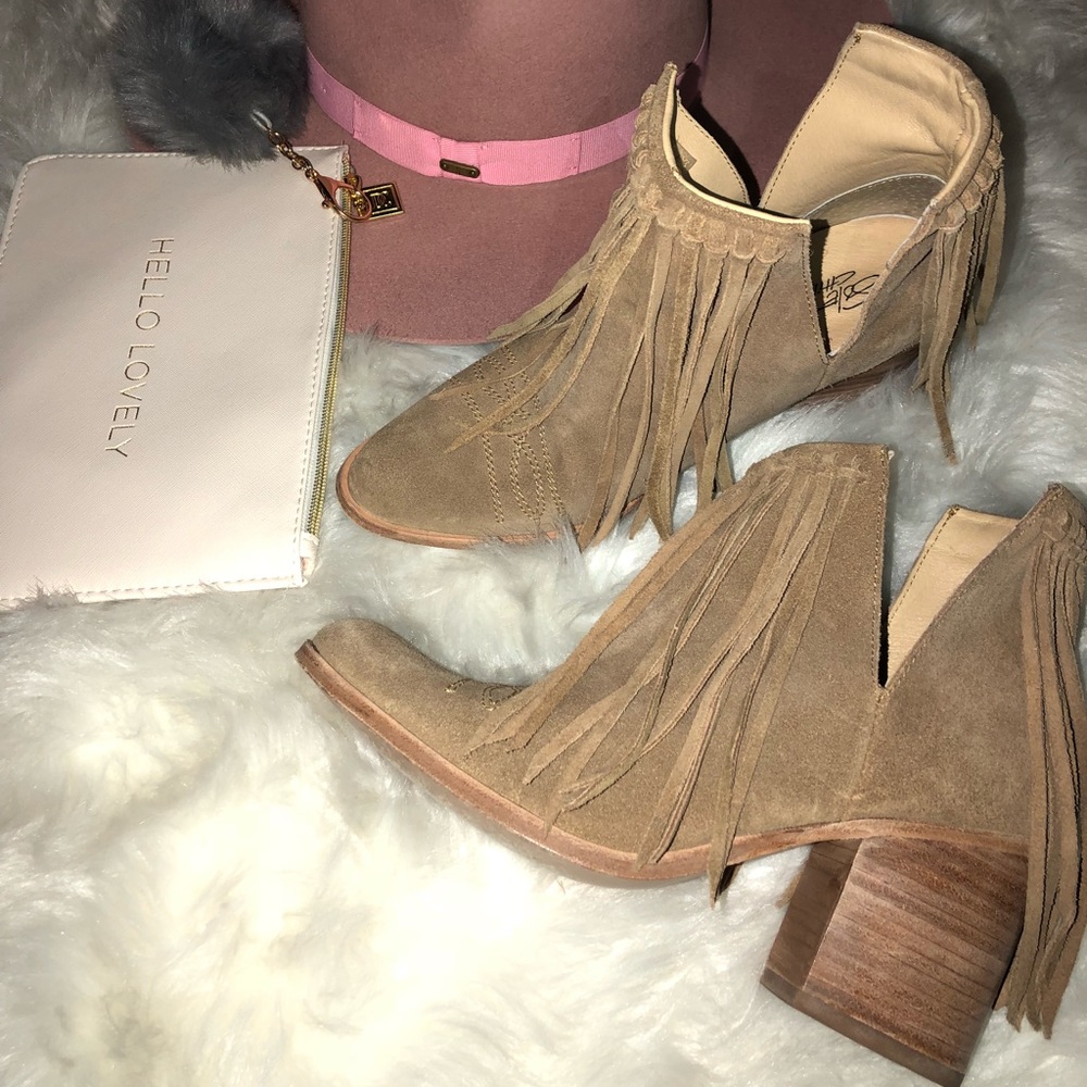 ❌SOLD❌ LF real suede fringe booties